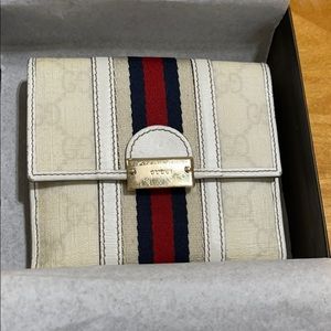 Authentic vintage Gucci wallet